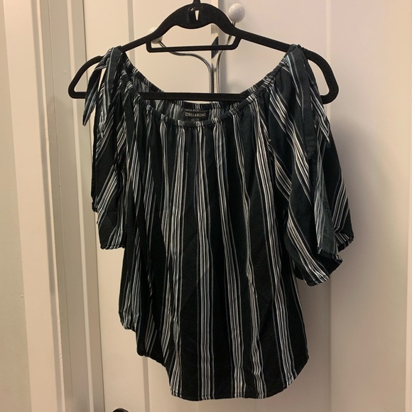 Black/White Stripped Billabong Top - Picture 3 of 5